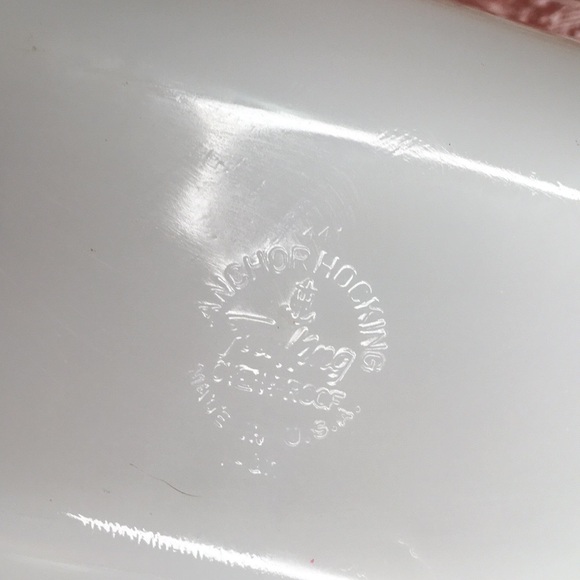 Vintage White Fruit Design Anchor Hocking Fire King 441 Casserole Dish - Picture 5 of 6